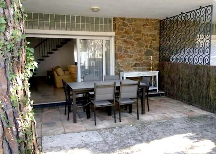 Spacious House In Vakantiehuis Castell-Platja d'Aro