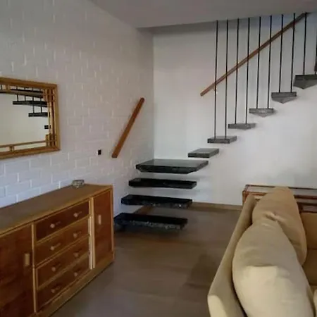 別荘 Spacious House In