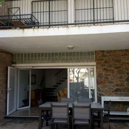 Spacious House In 別荘
