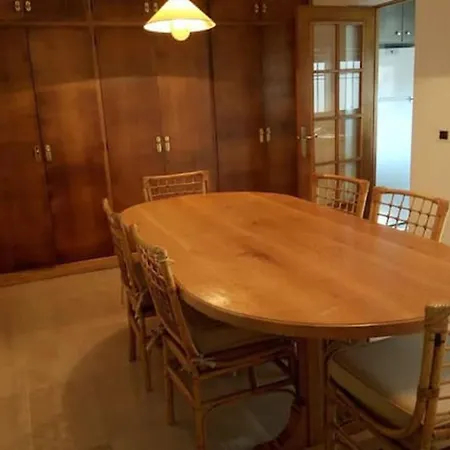 別荘 Spacious House In