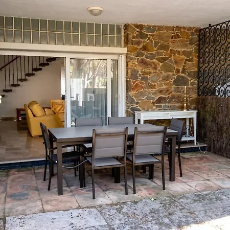 Spacious House In Dom wakacyjny *